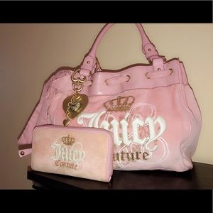 Juicy Couture Bags - Juicy Couture Wallet Juicy Couture Bags - Juicy Couture Wallet